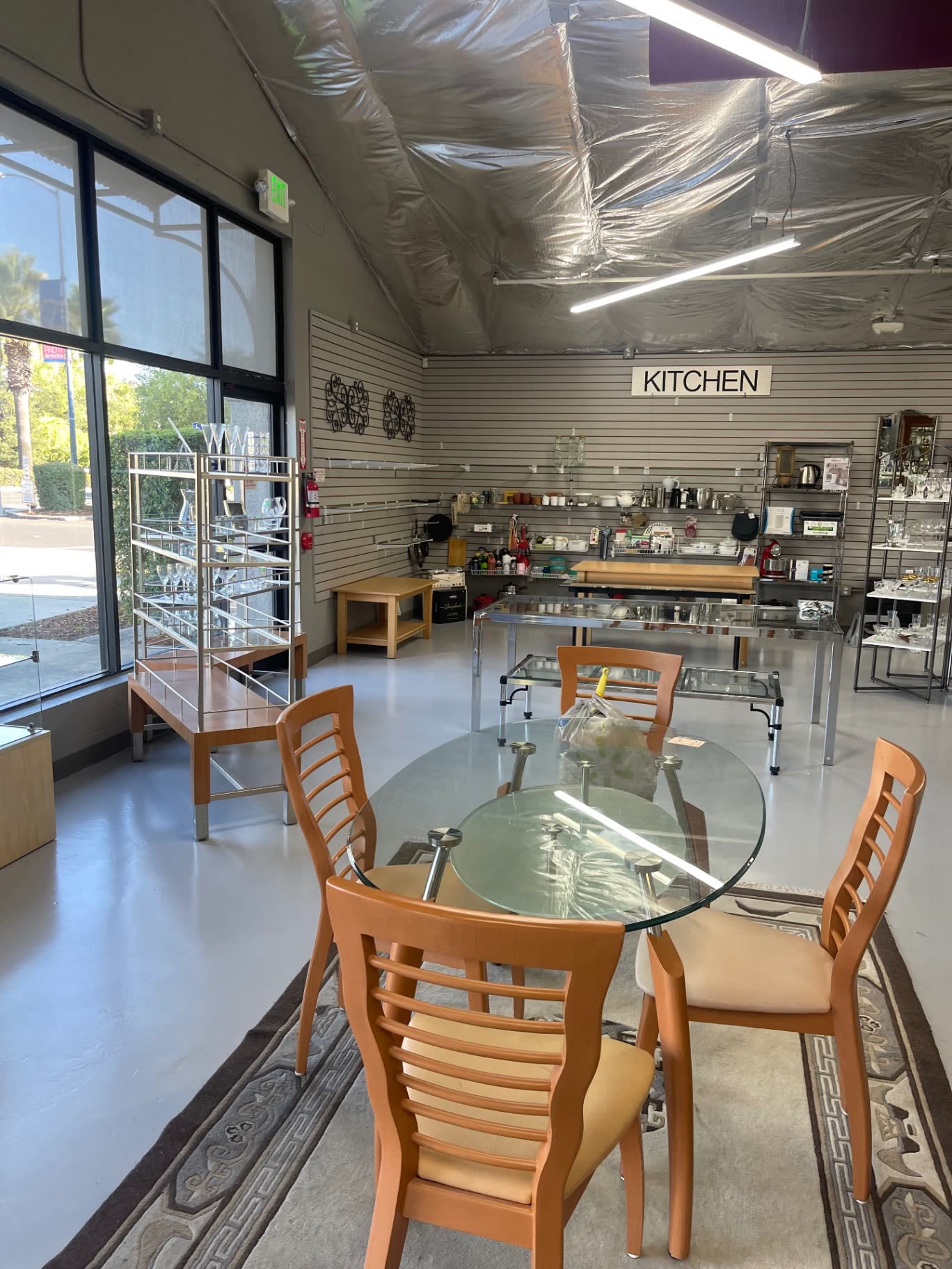 Retail facility cleaning